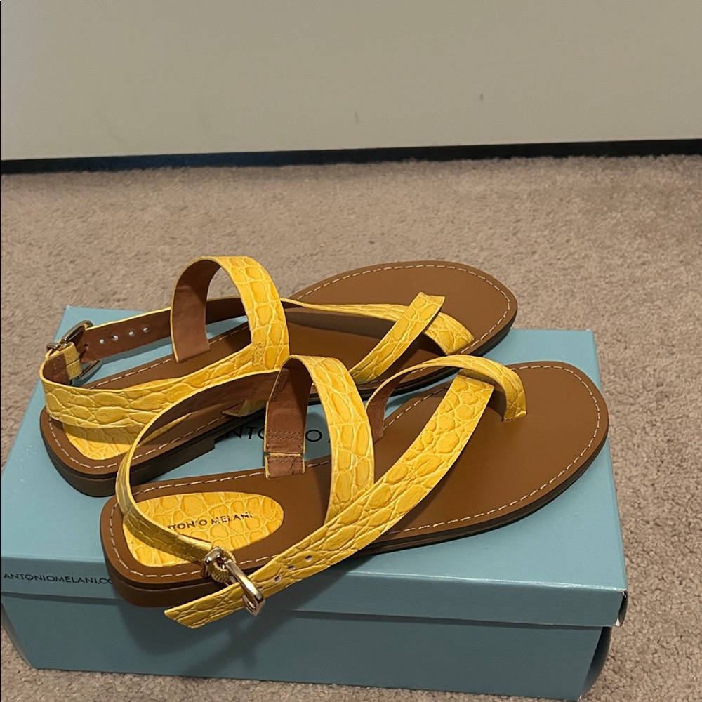 ANTONIO MELANI Yellow Croc-Pattern Sandals